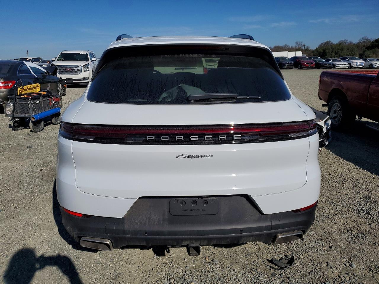 2025 PORSCHE CAYENNE E-HYBRID photo 11