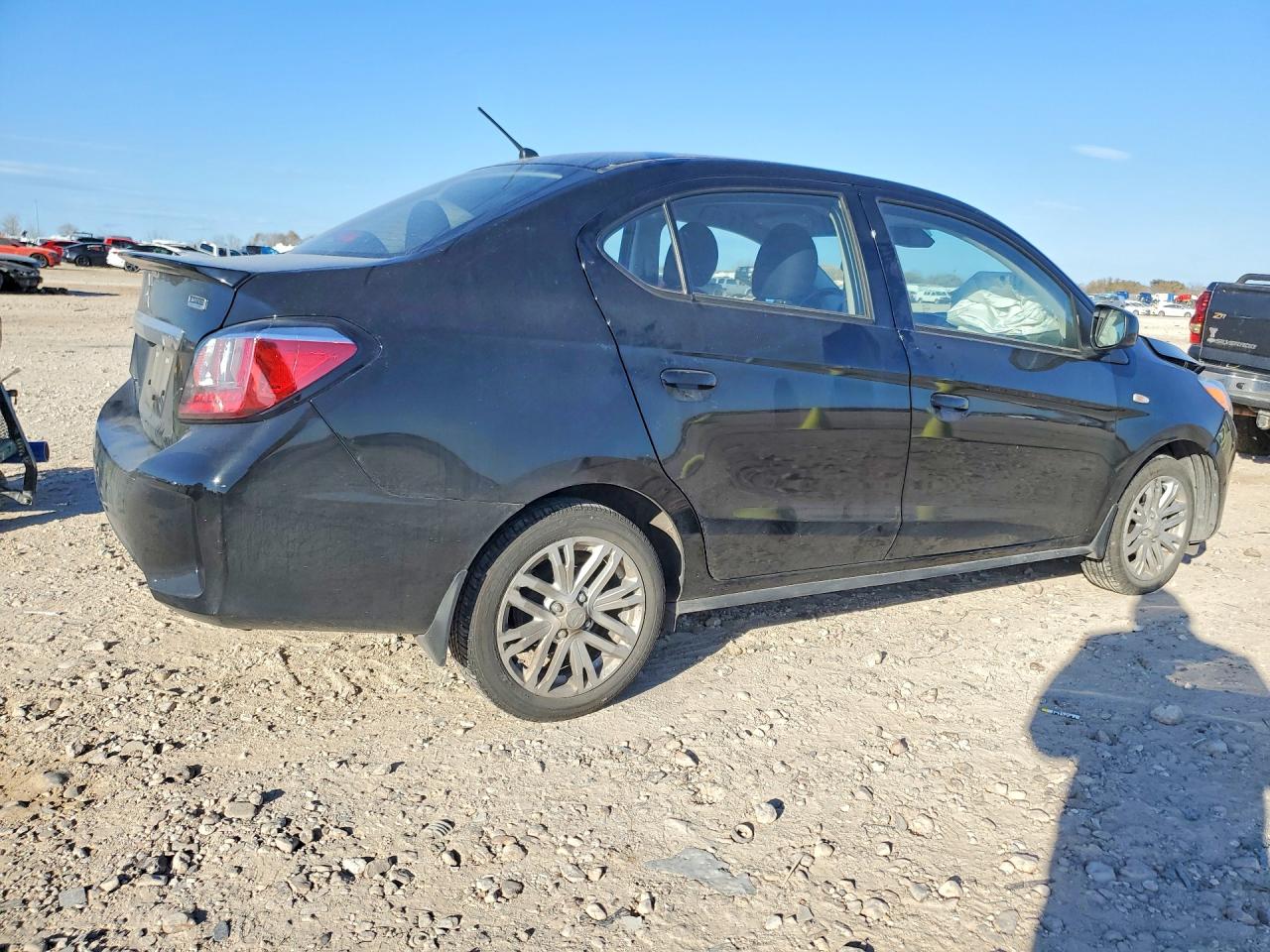 2024 MITSUBISHI MIRAGE photo 3