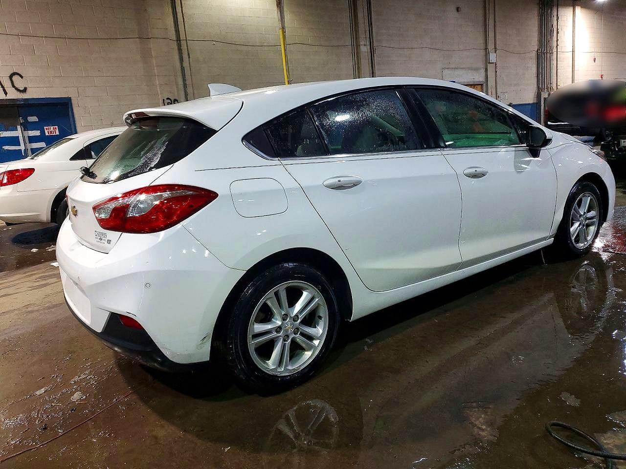 2017 CHEVROLET CRUZE LT photo 3