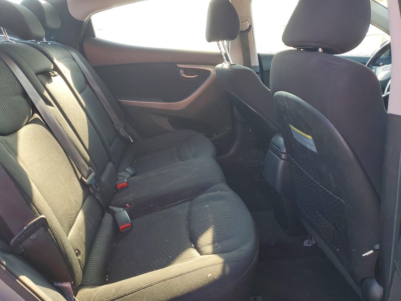 2015 HYUNDAI ELANTRA SE photo 28