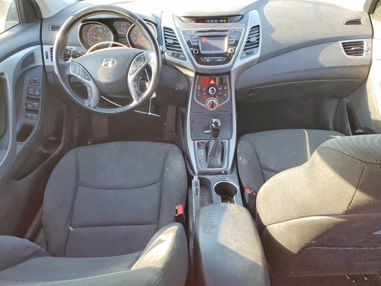 2015 HYUNDAI ELANTRA SE photo 22