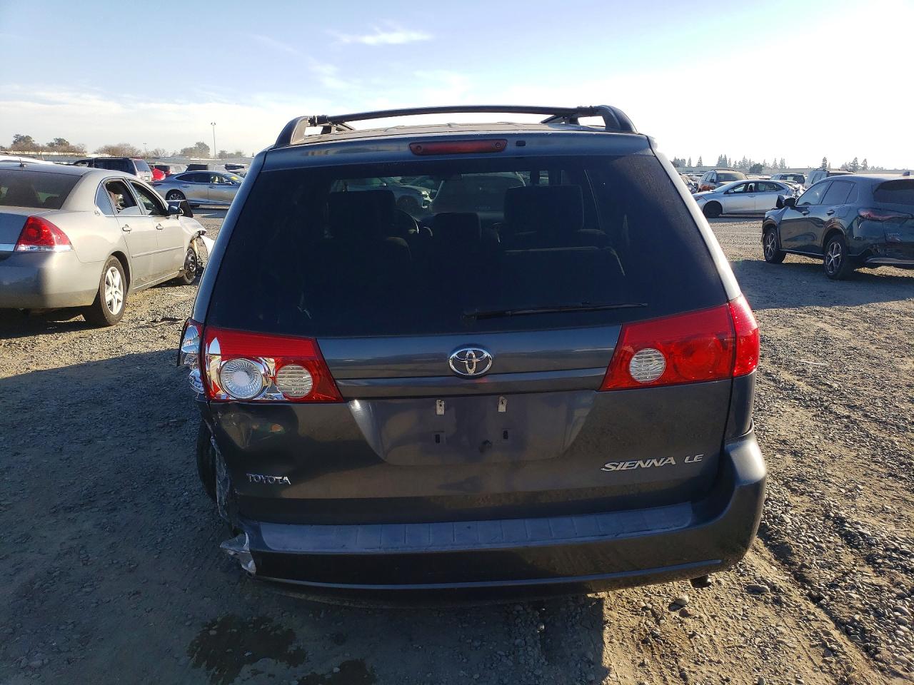 2008 TOYOTA SIENNA CE photo 11