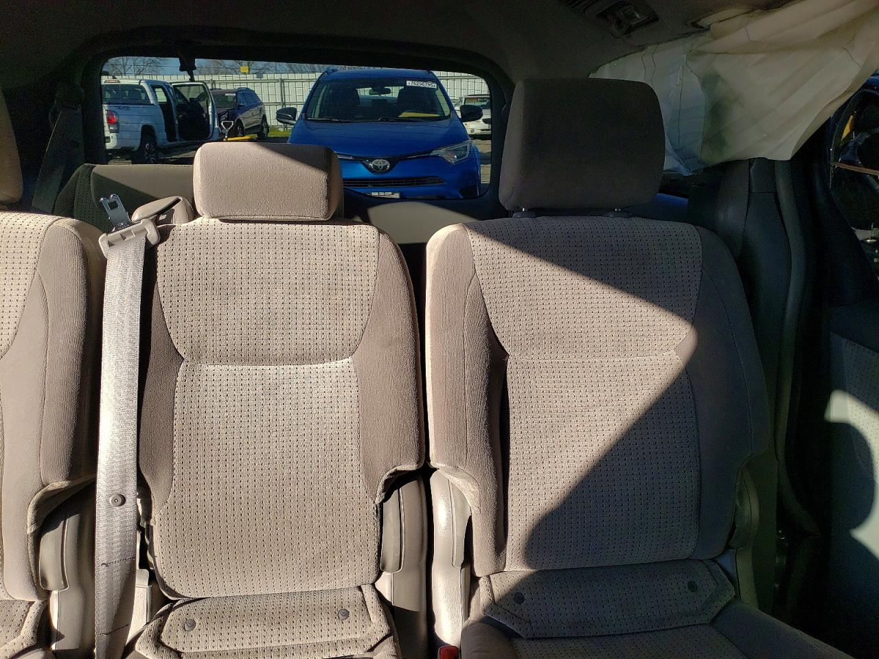 2008 TOYOTA SIENNA CE photo 19