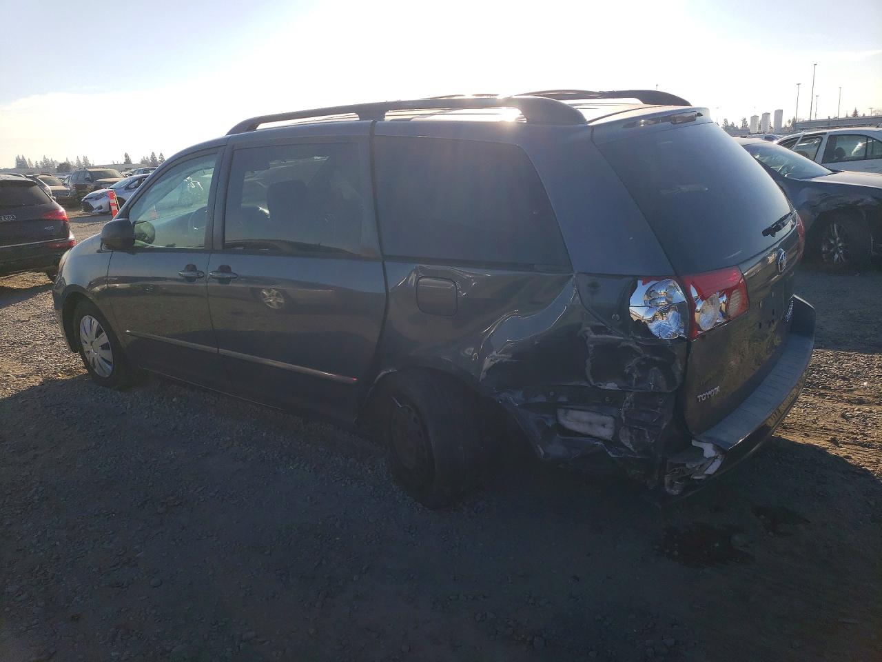 2008 TOYOTA SIENNA CE photo 3