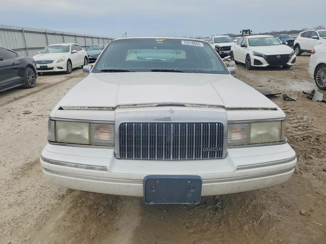 1994 LINCOLN TOWN CAR EXECUTIVE photo 5