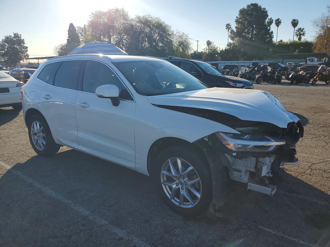 2020 VOLVO XC60 T5 MOMENTUM photo 4