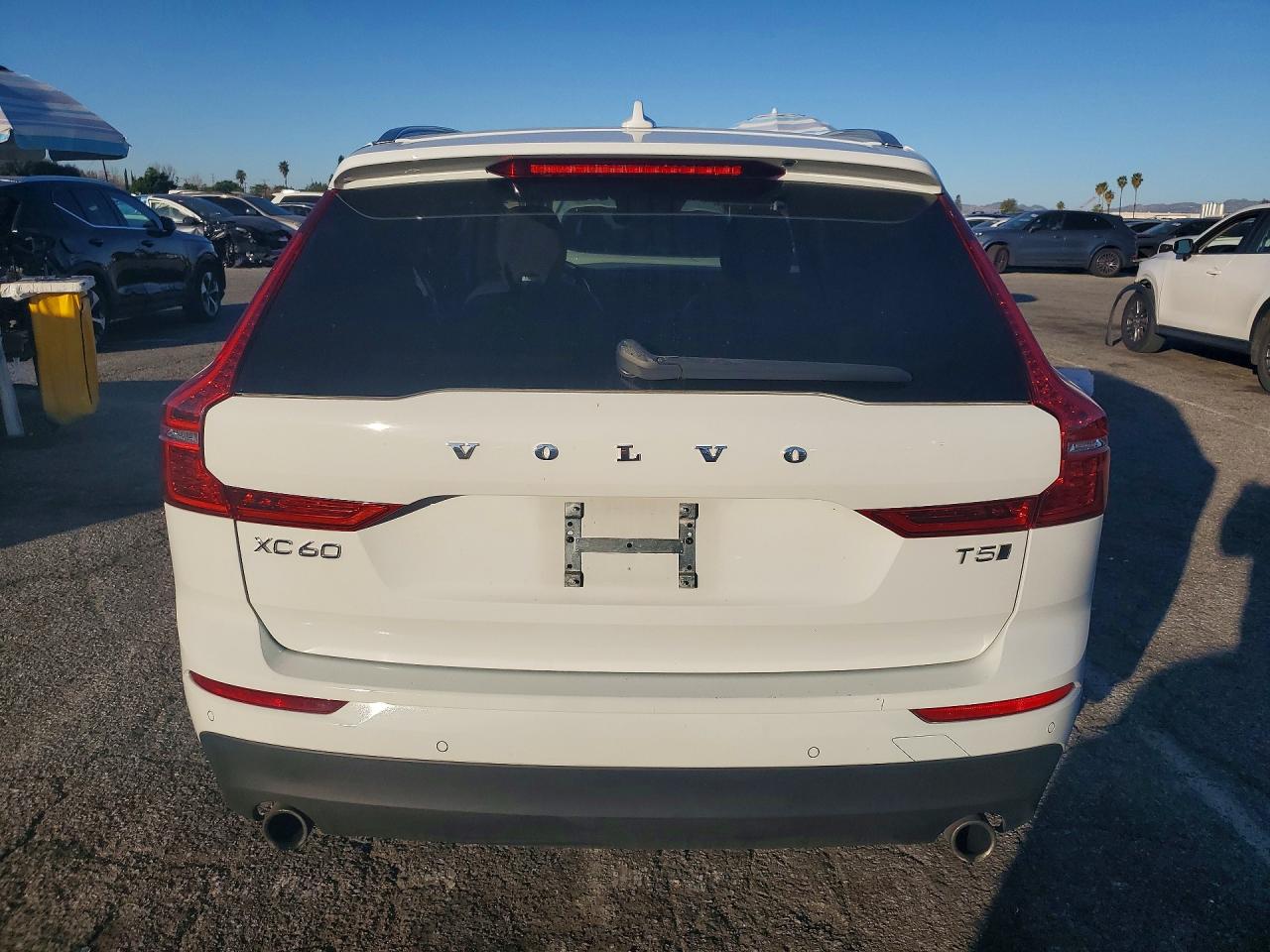 2020 VOLVO XC60 T5 MOMENTUM photo 6