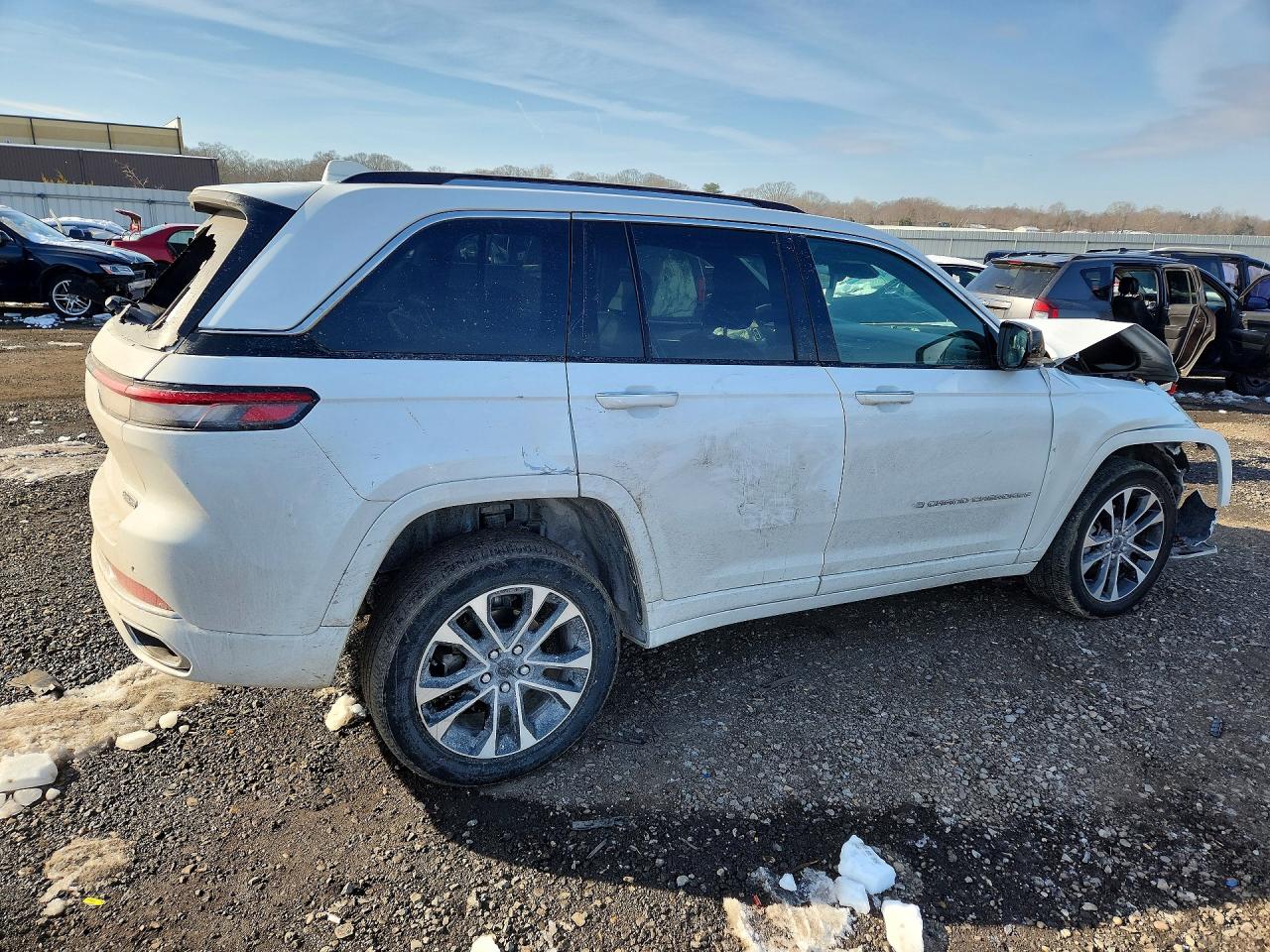 2022 JEEP GRAND CHEROKEE OVERLAND photo 7