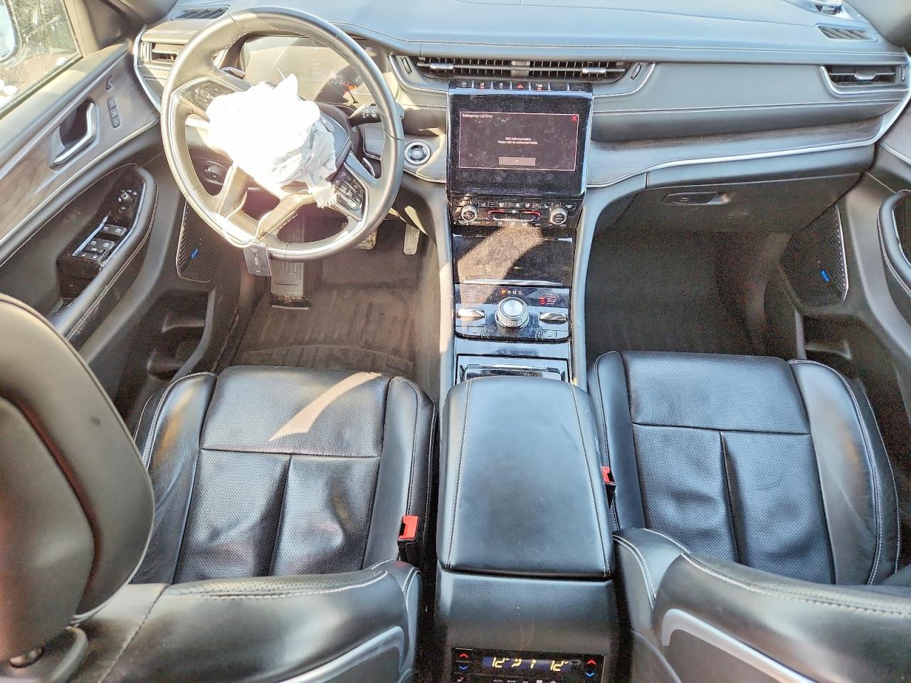 2022 JEEP GRAND CHEROKEE OVERLAND photo 22