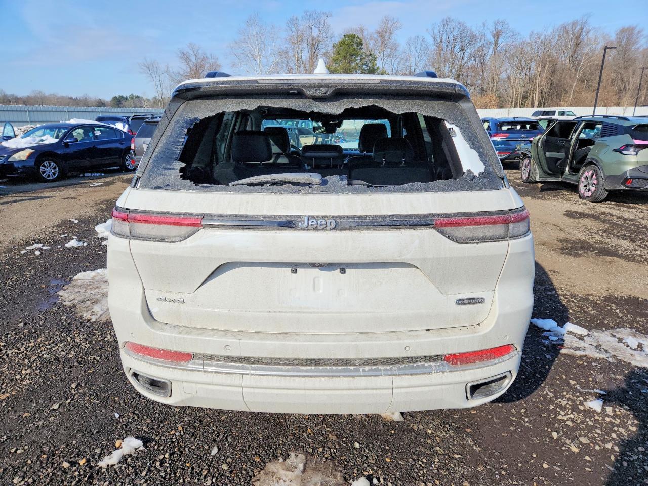 2022 JEEP GRAND CHEROKEE OVERLAND photo 16