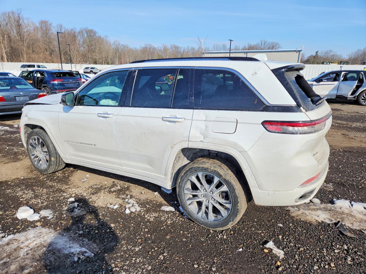 2022 JEEP GRAND CHEROKEE OVERLAND photo 4