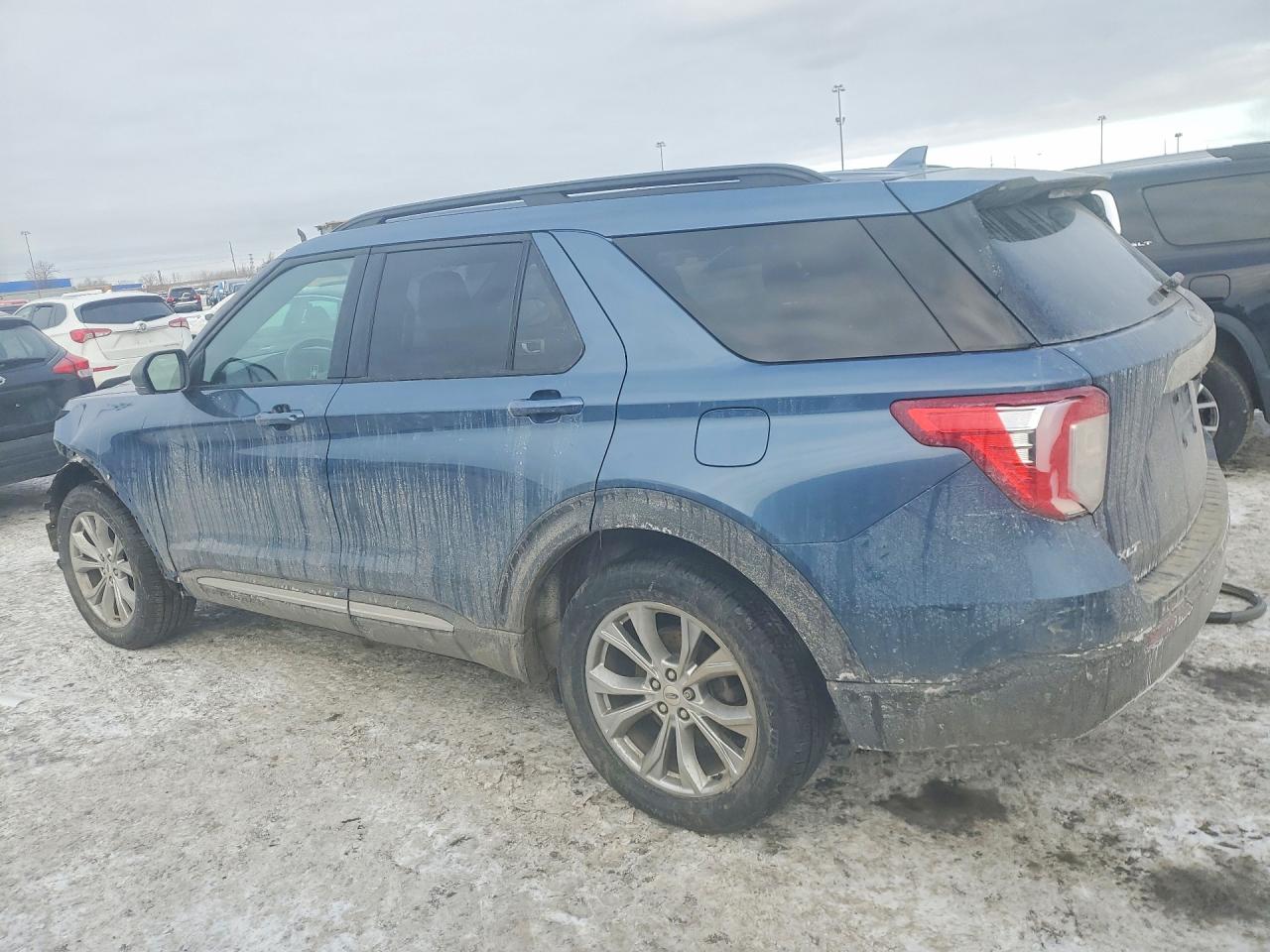 2020 FORD EXPLORER XLT photo 2