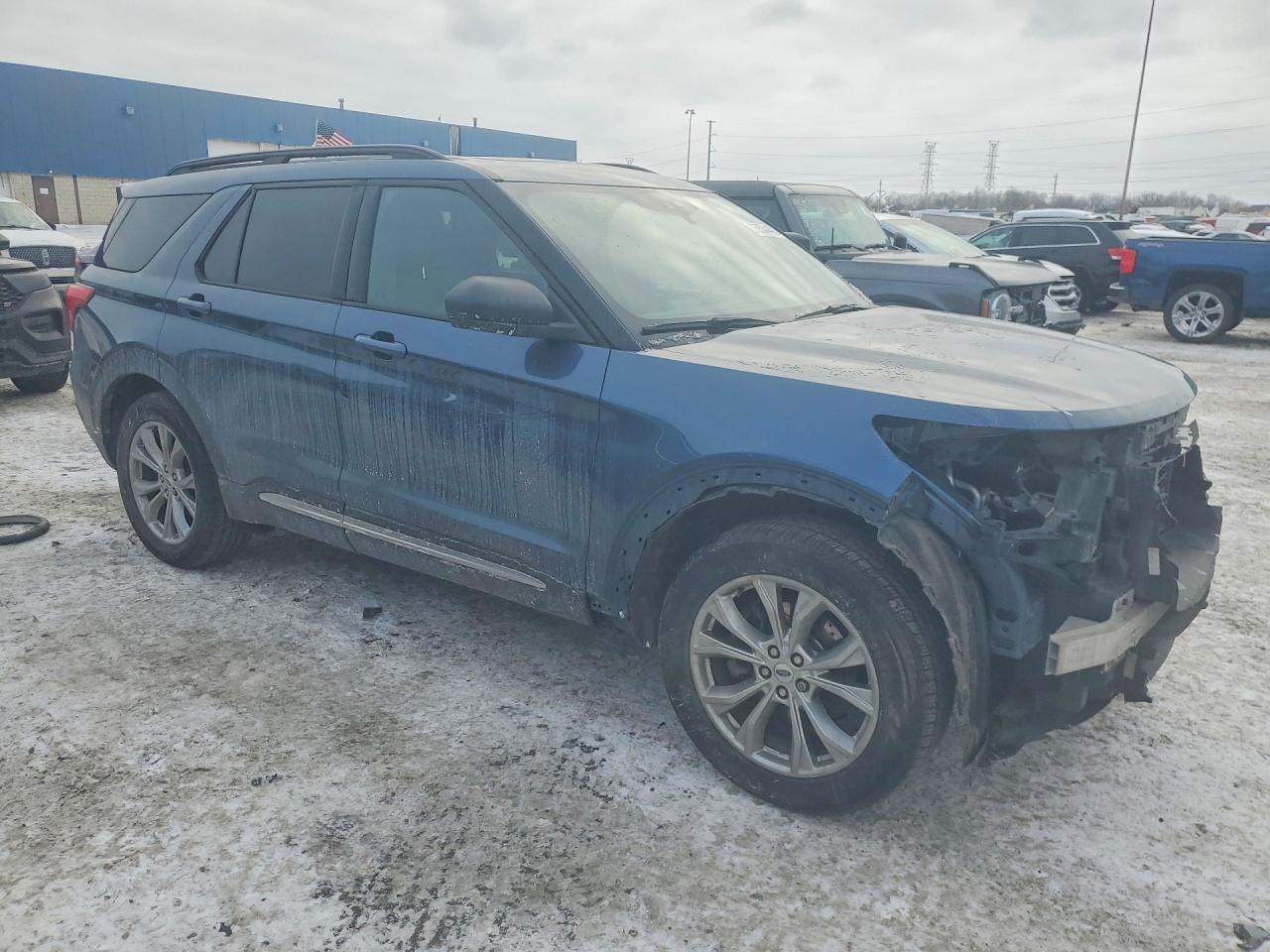 2020 FORD EXPLORER XLT photo 4