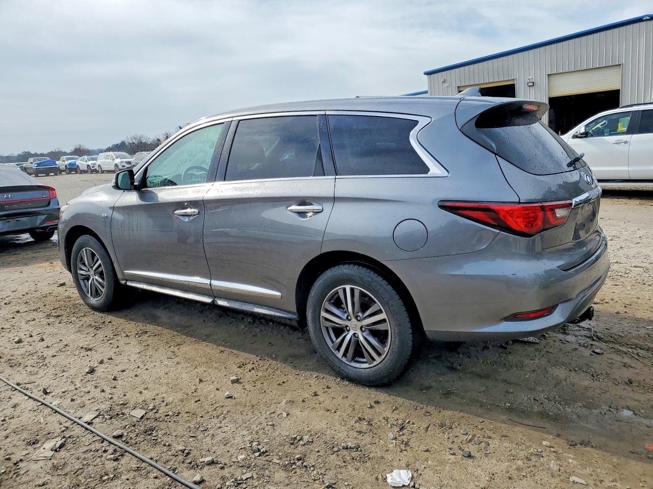 2020 INFINITI QX60 PURE photo 2