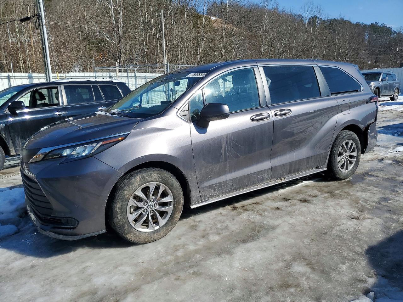 2022 TOYOTA SIENNA