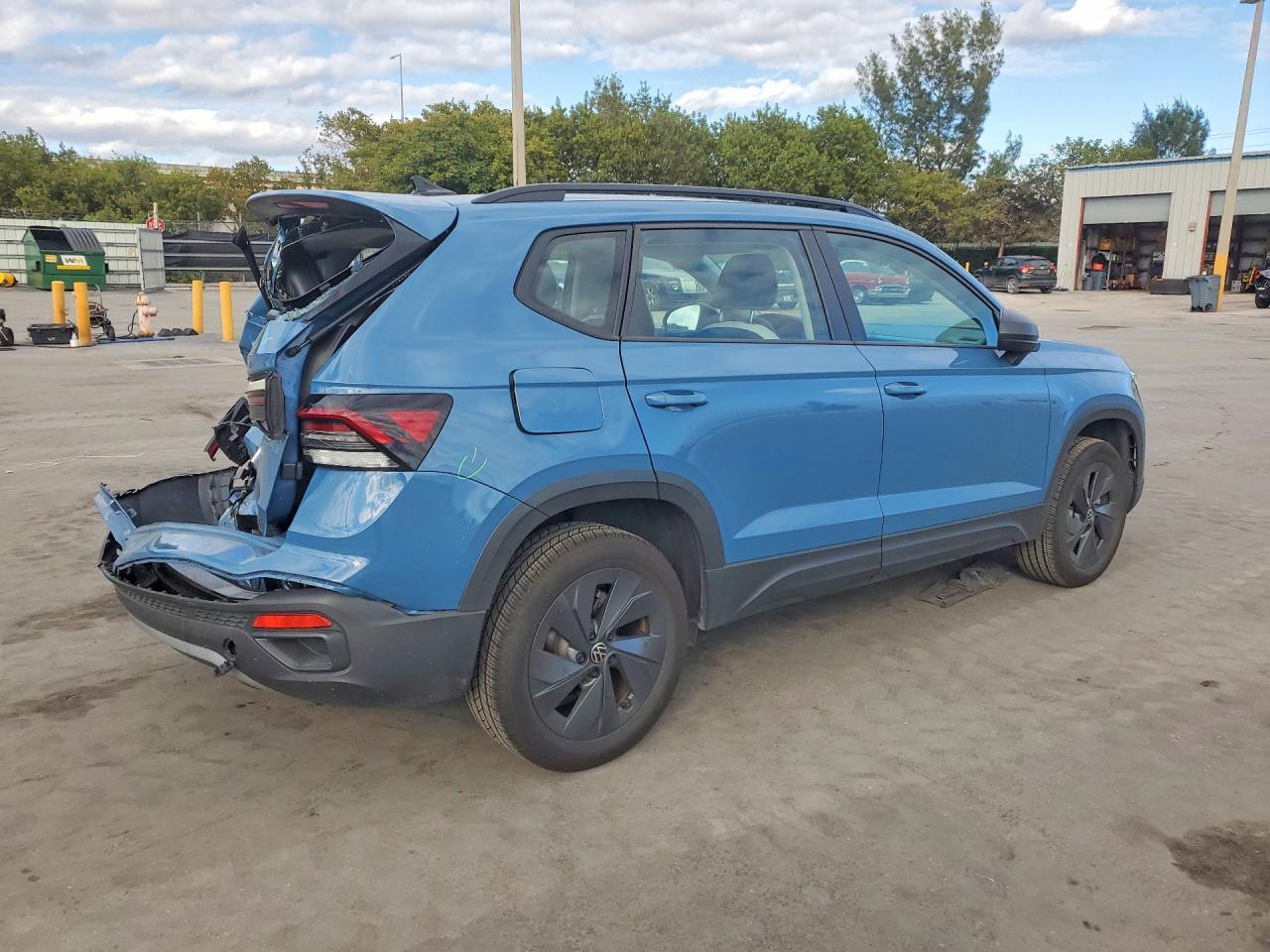 2025 VOLKSWAGEN TAOS S photo 5