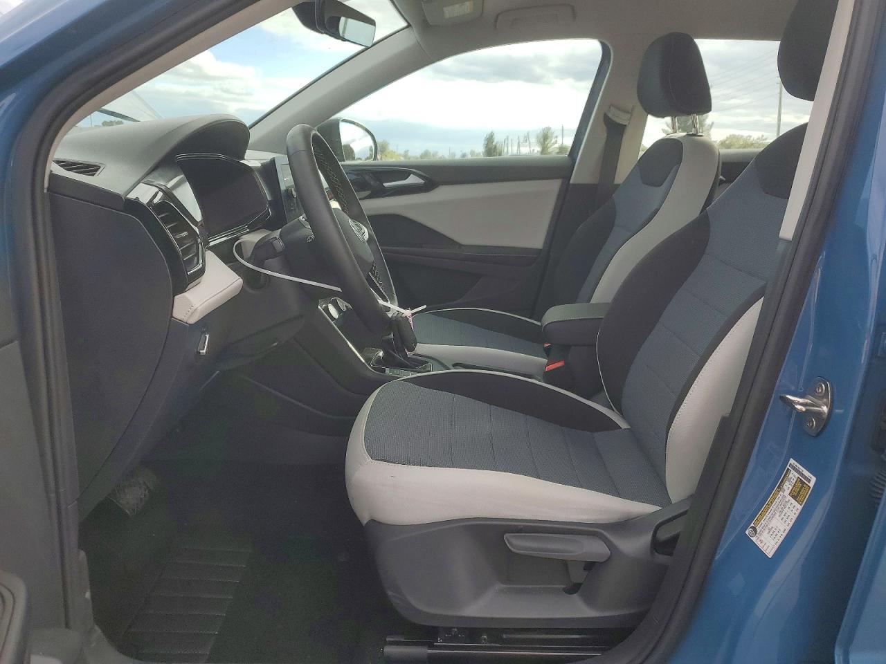 2025 VOLKSWAGEN TAOS S photo 13