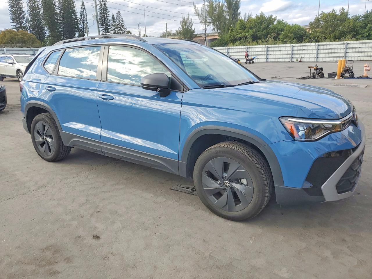 2025 VOLKSWAGEN TAOS S photo 7