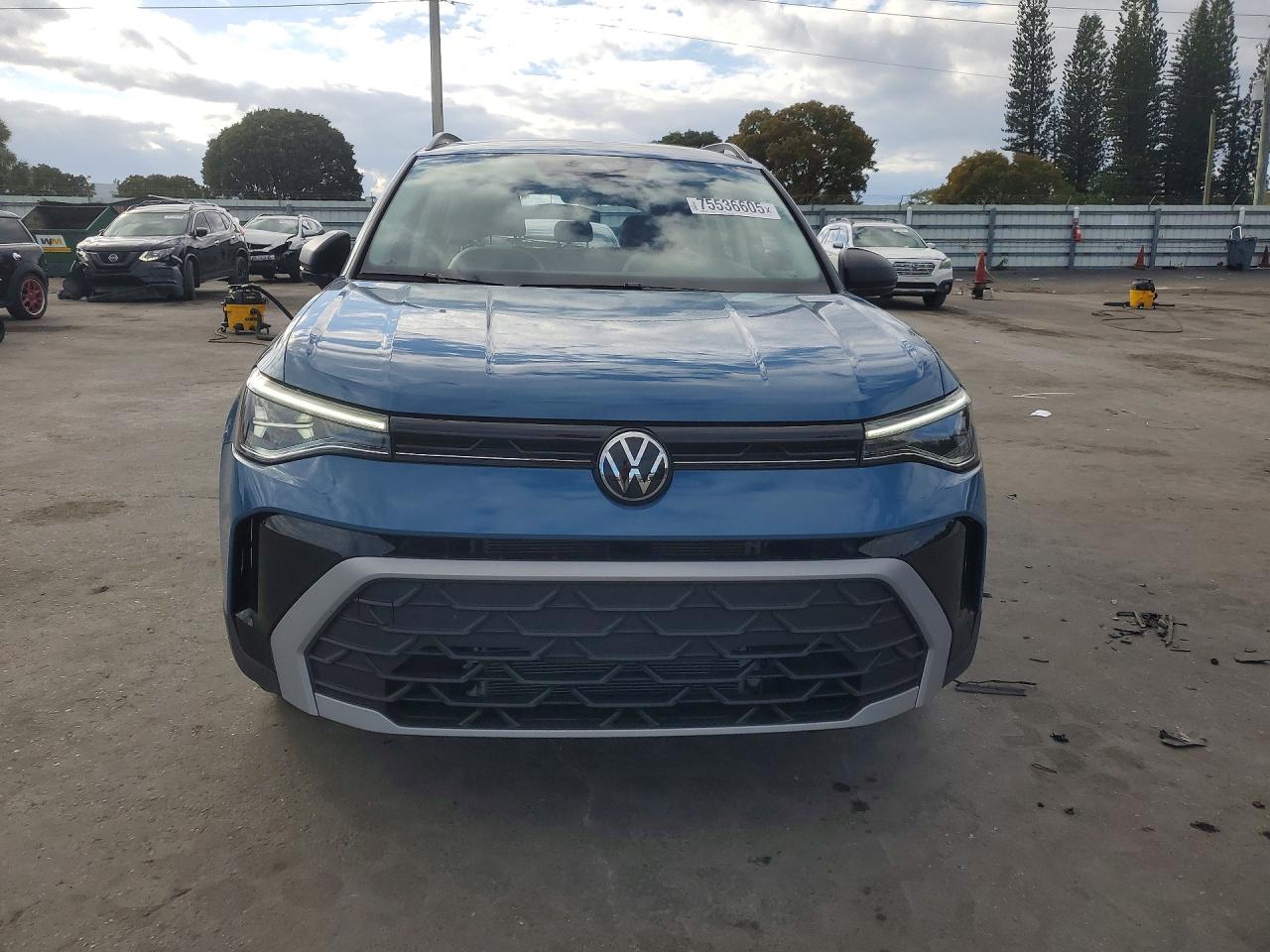 2025 VOLKSWAGEN TAOS S photo 9