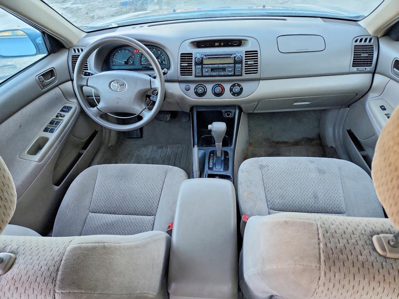 2004 TOYOTA CAMRY LE photo 8