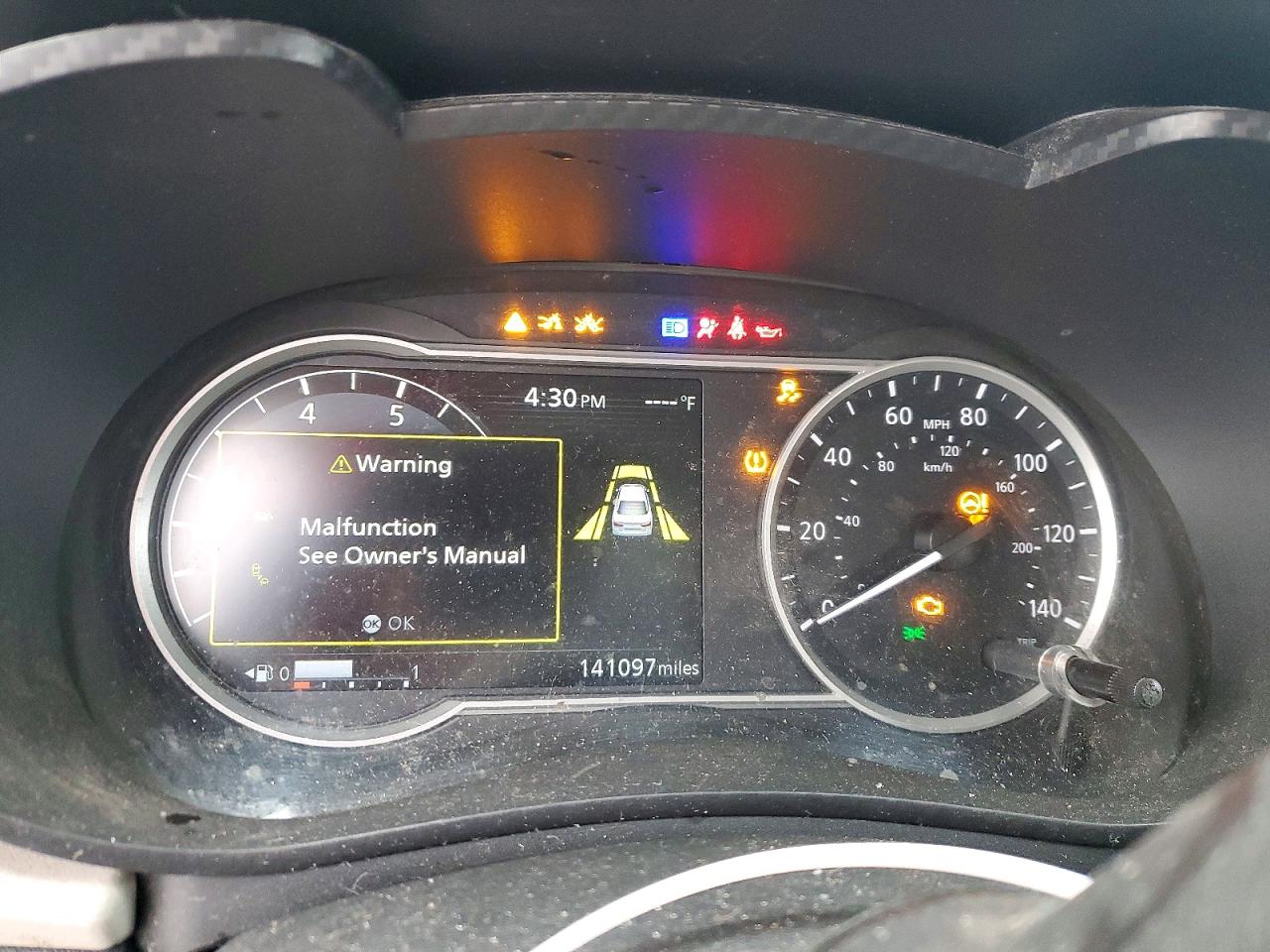 2021 NISSAN VERSA SV photo 25