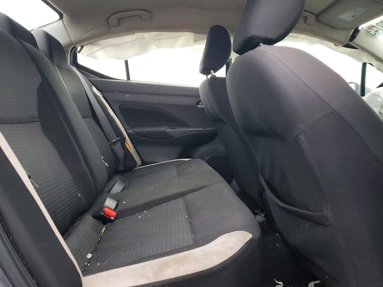 2021 NISSAN VERSA SV photo 28
