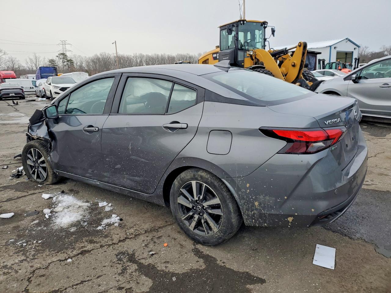2021 NISSAN VERSA SV photo 4
