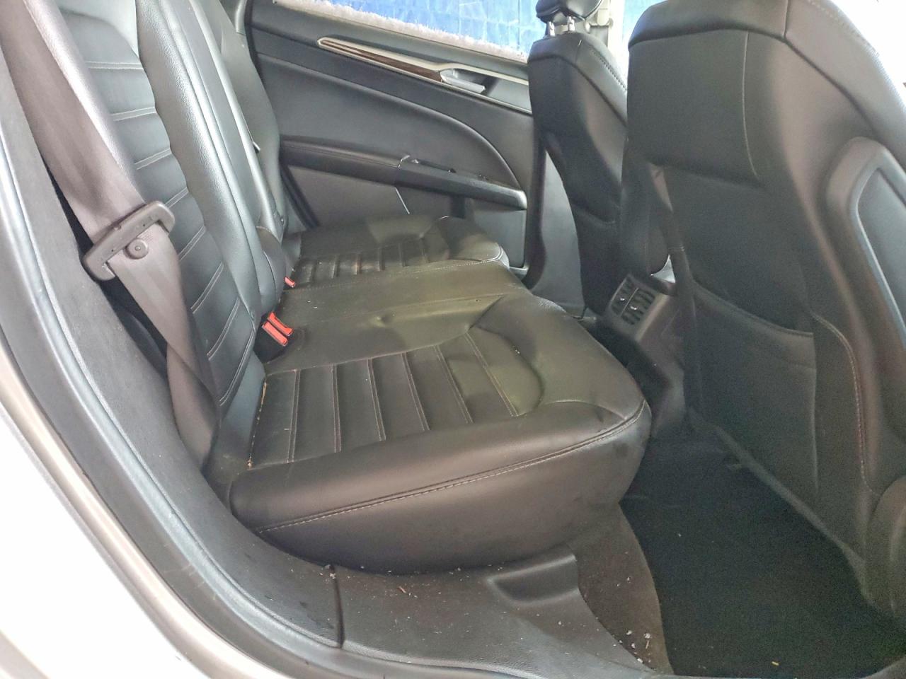2016 FORD FUSION SE photo 19
