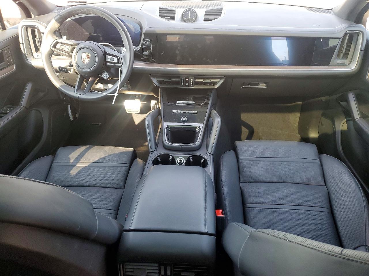 2025 PORSCHE CAYENNE E-HYBRID photo 15