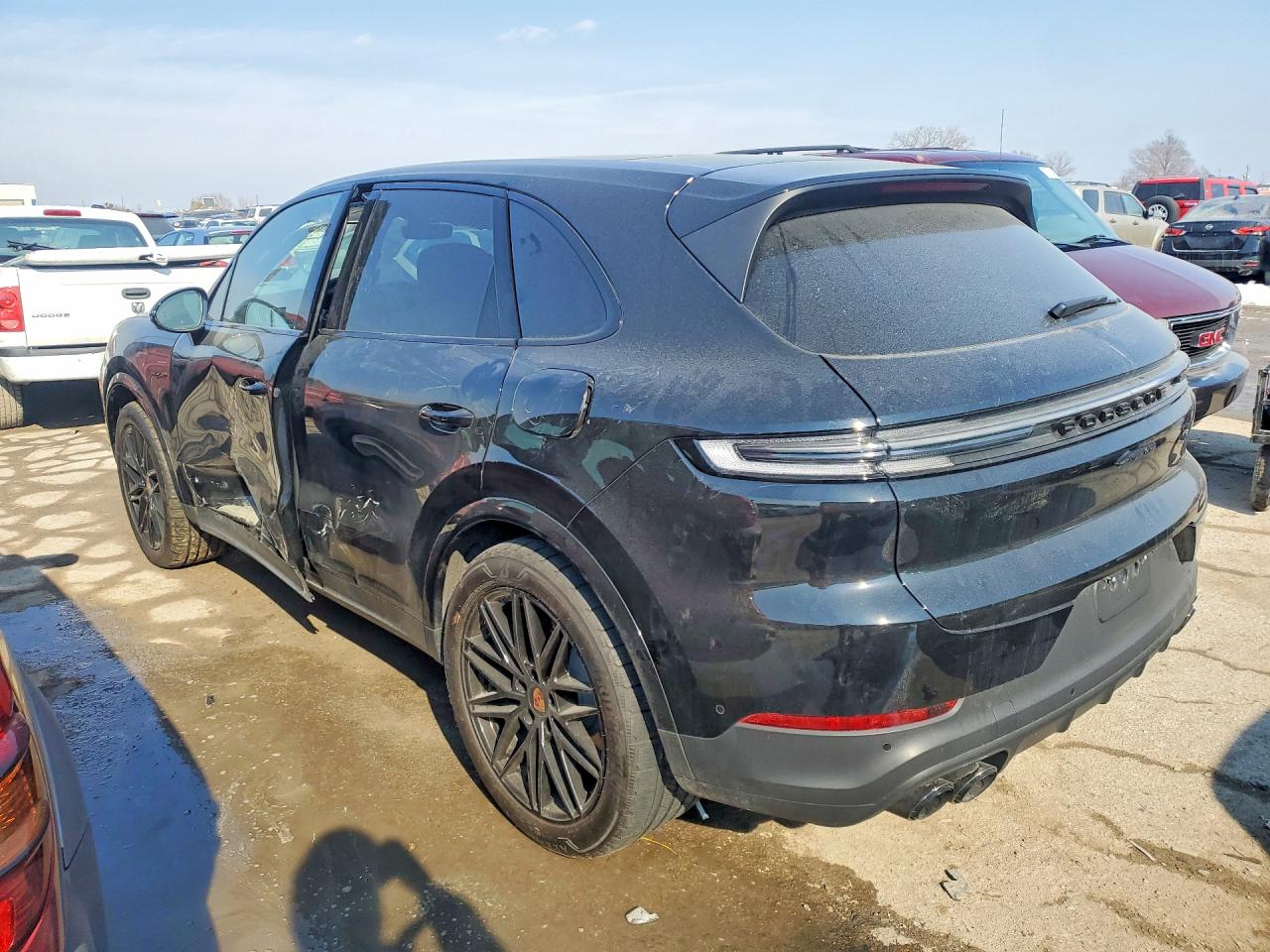 2025 PORSCHE CAYENNE E-HYBRID photo 3