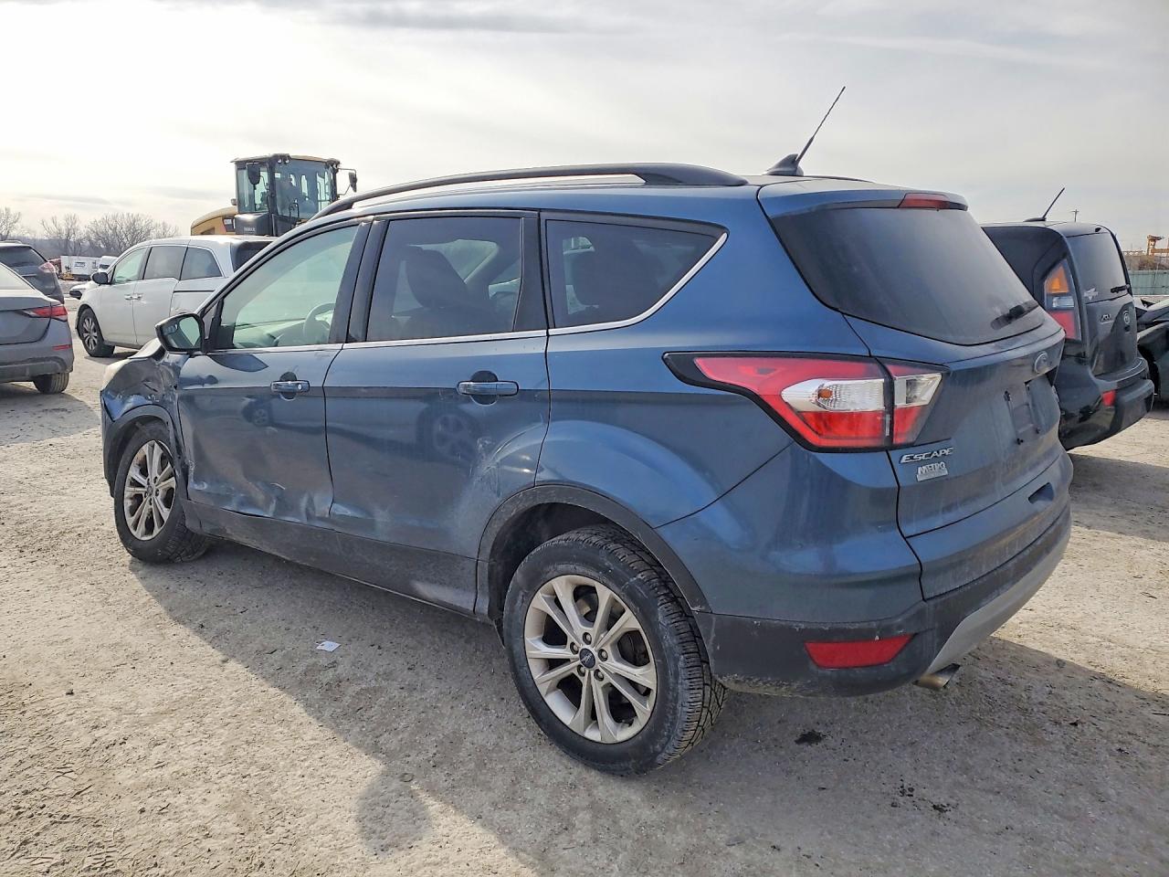 2018 FORD ESCAPE SEL photo 2
