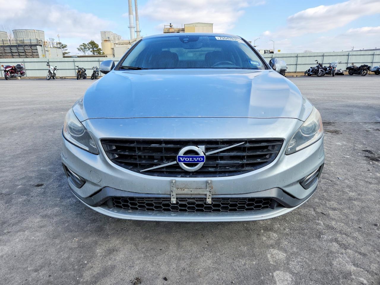 2017 VOLVO S60 photo 9