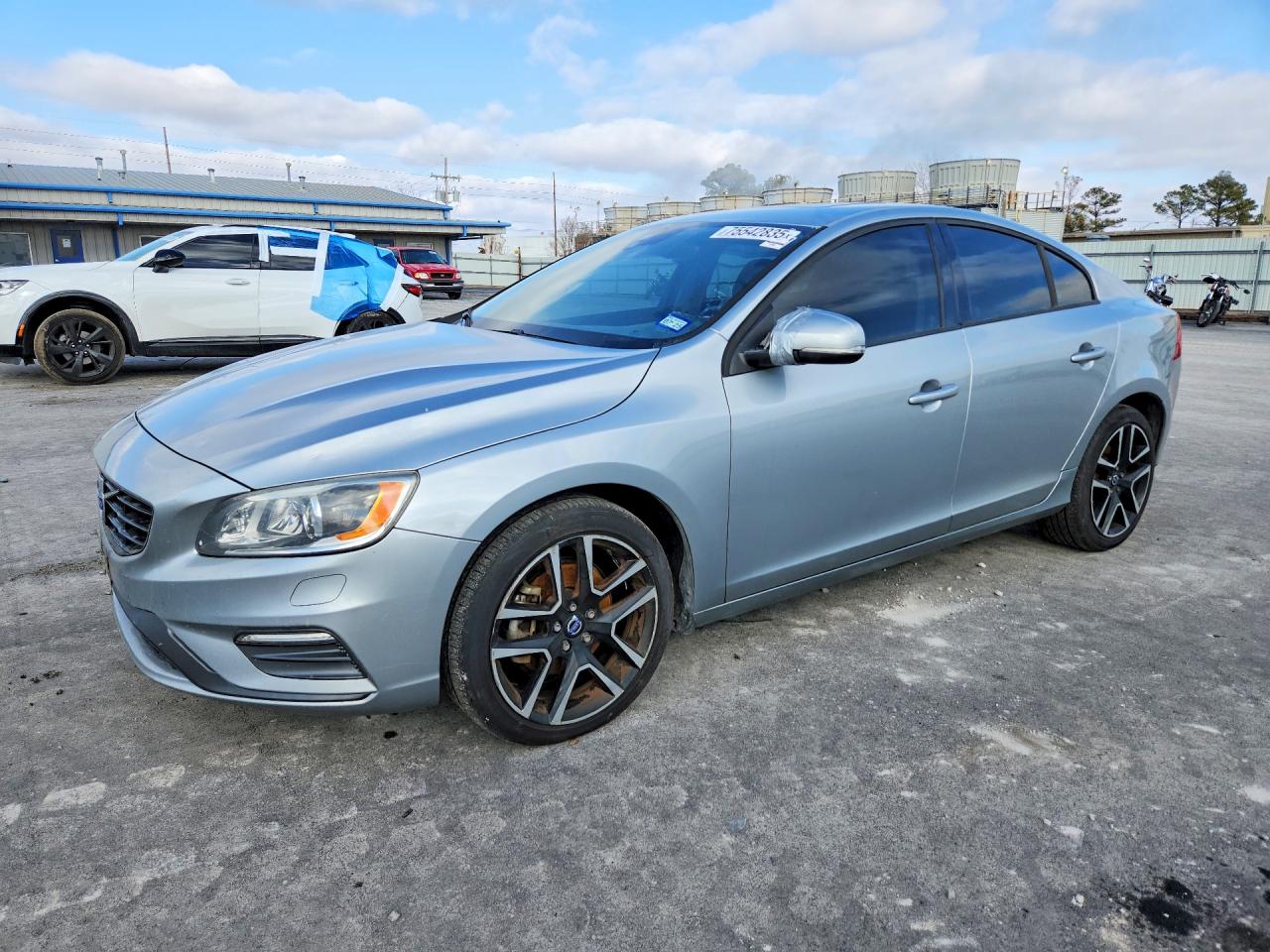 2017 VOLVO S60