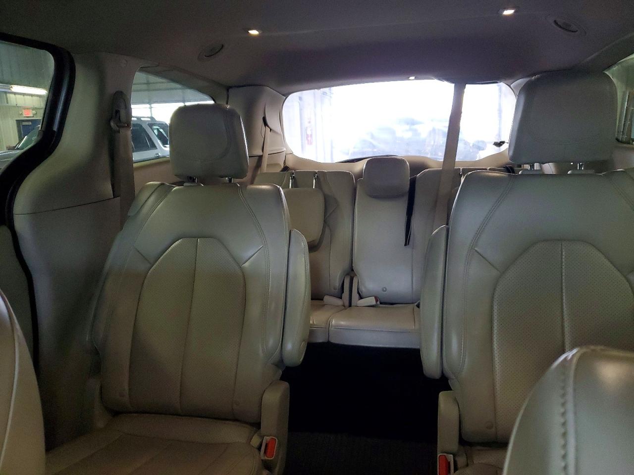 2021 CHRYSLER VOYAGER LXI photo 19