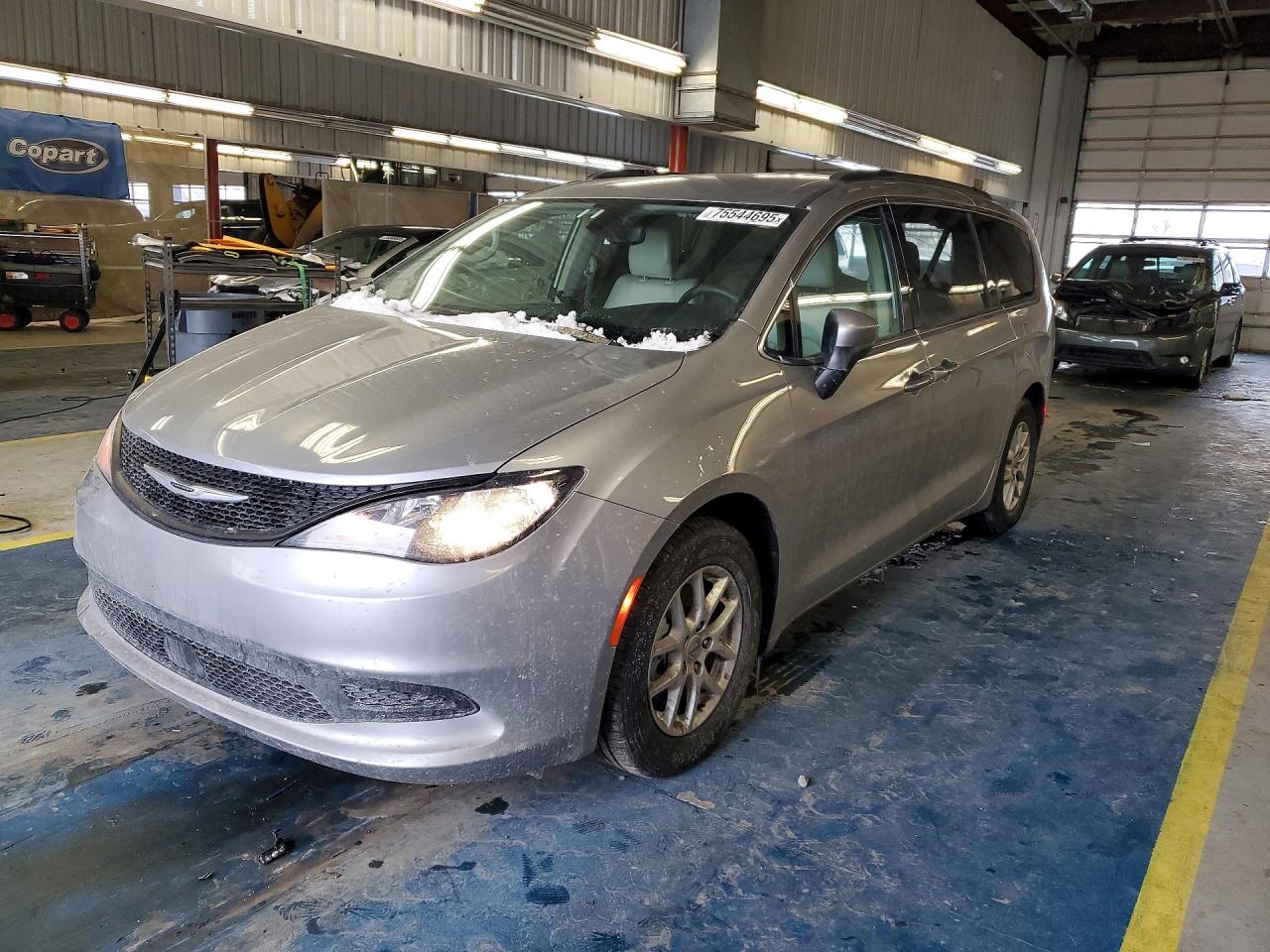 2021 CHRYSLER VOYAGER