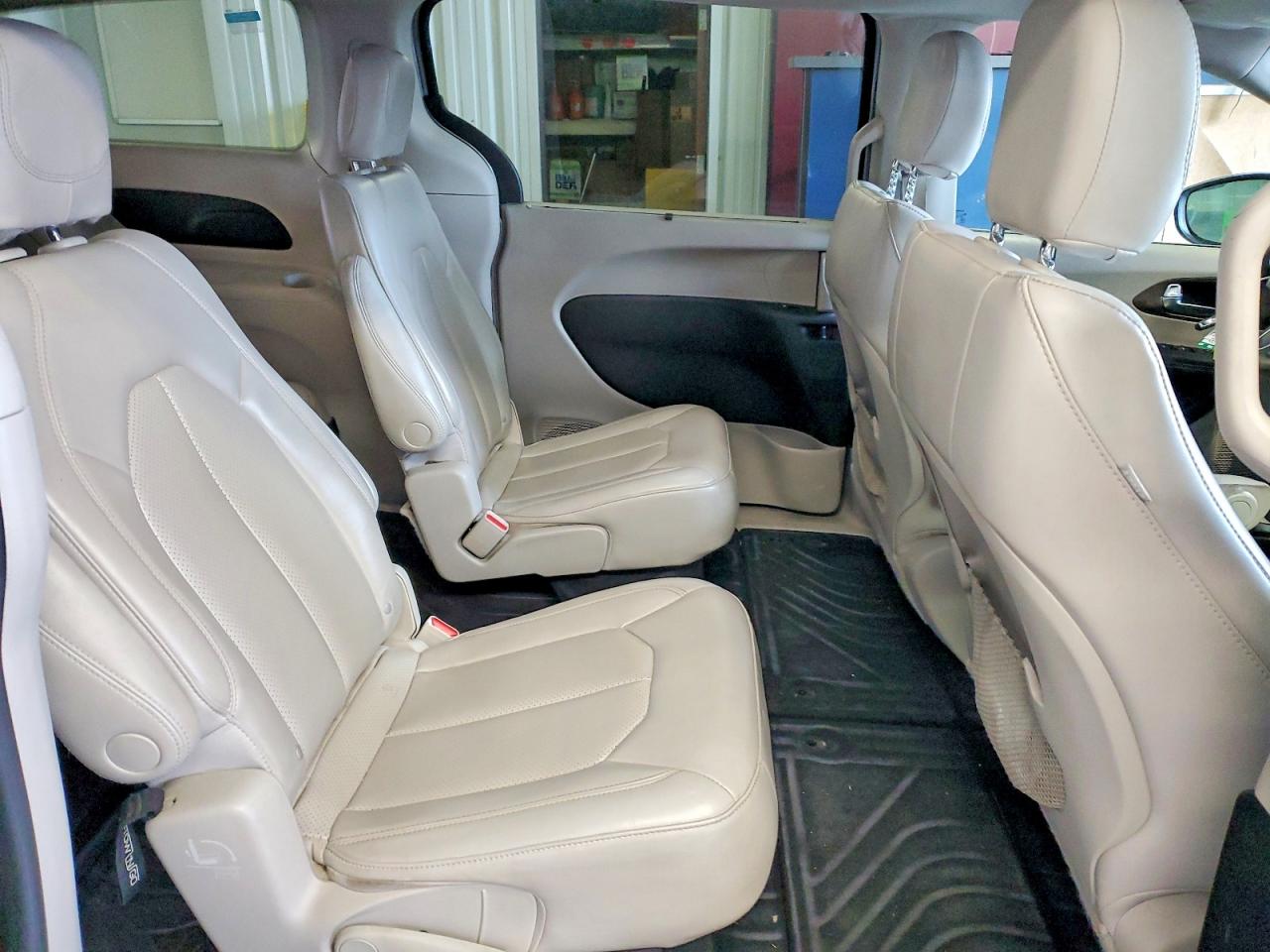 2021 CHRYSLER VOYAGER LXI photo 21