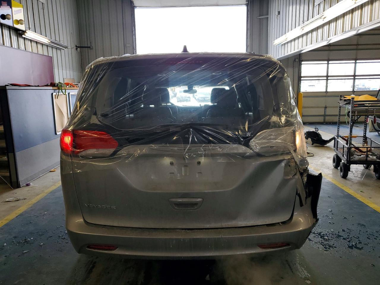 2021 CHRYSLER VOYAGER LXI photo 11