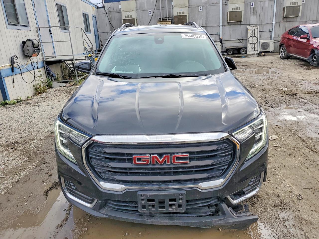 2024 GMC TERRAIN SLE photo 9