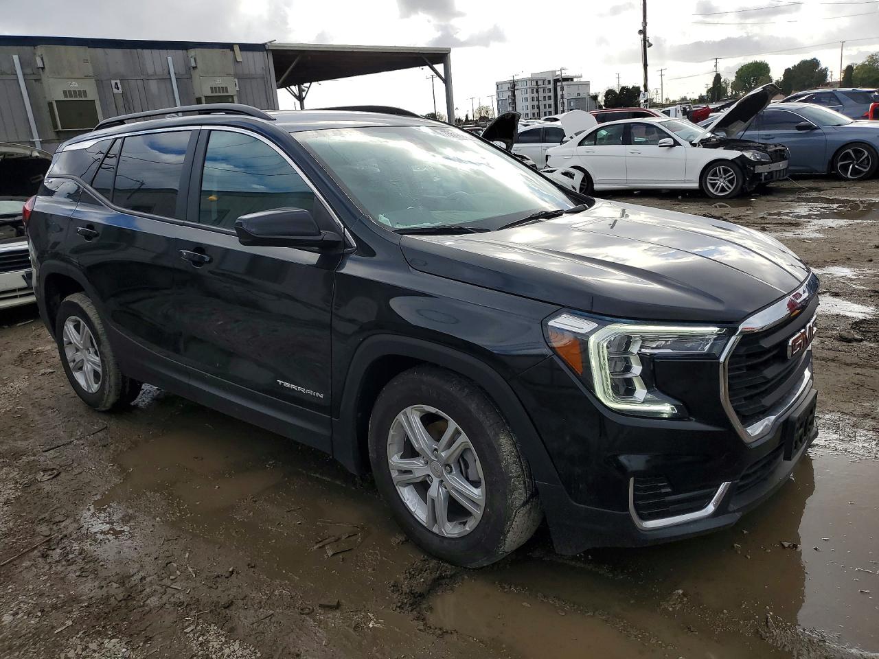 2024 GMC TERRAIN SLE photo 7