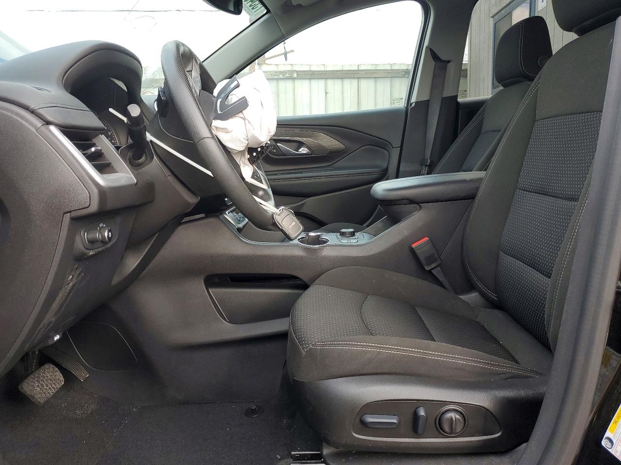 2024 GMC TERRAIN SLE photo 13