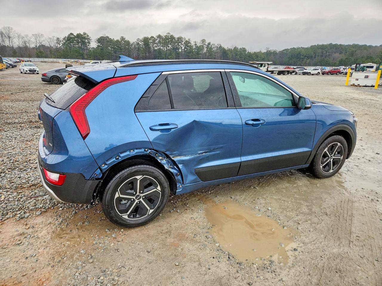 2025 KIA NIRO EX photo 3