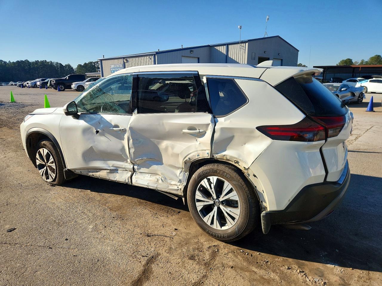 2021 NISSAN ROGUE SV photo 4