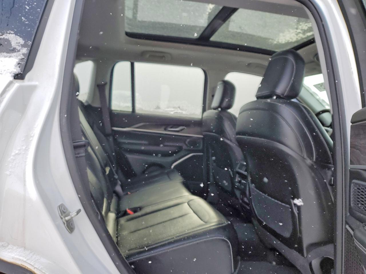 2023 JEEP GRAND CHEROKEE LIMITED 4XE photo 11