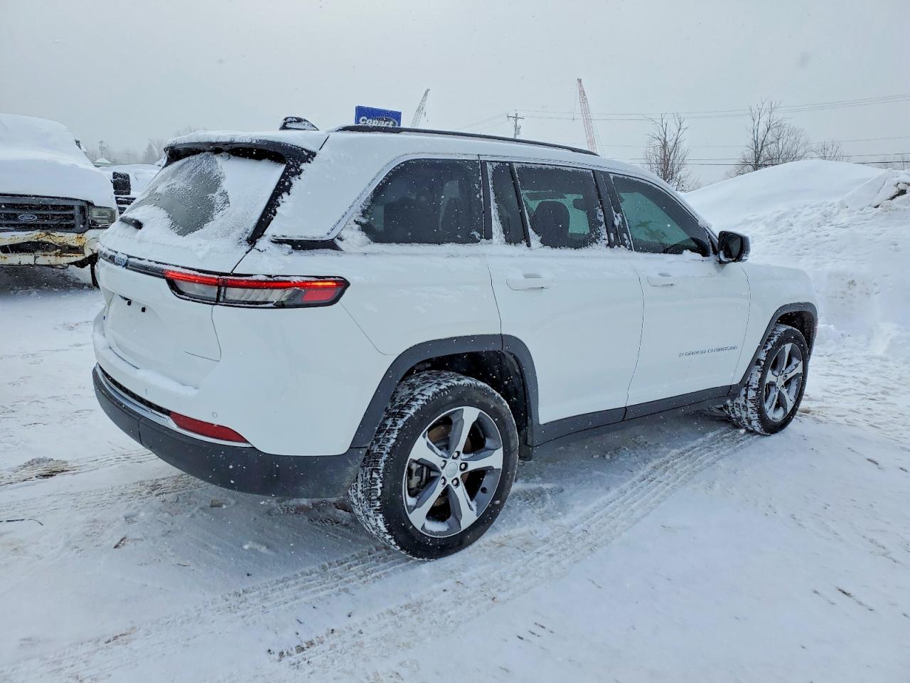 2023 JEEP GRAND CHEROKEE LIMITED 4XE photo 3