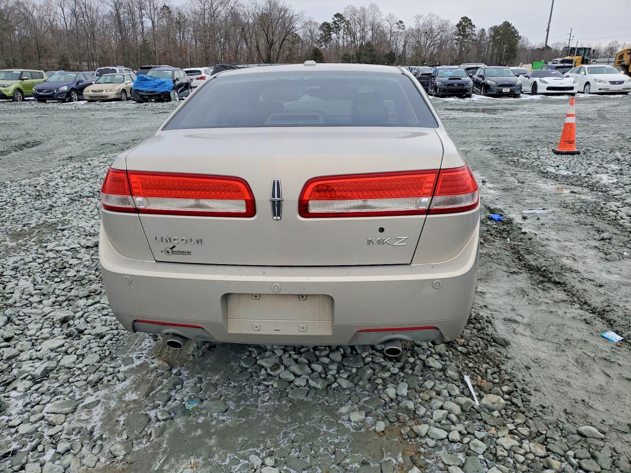 2010 LINCOLN MKZ photo 6