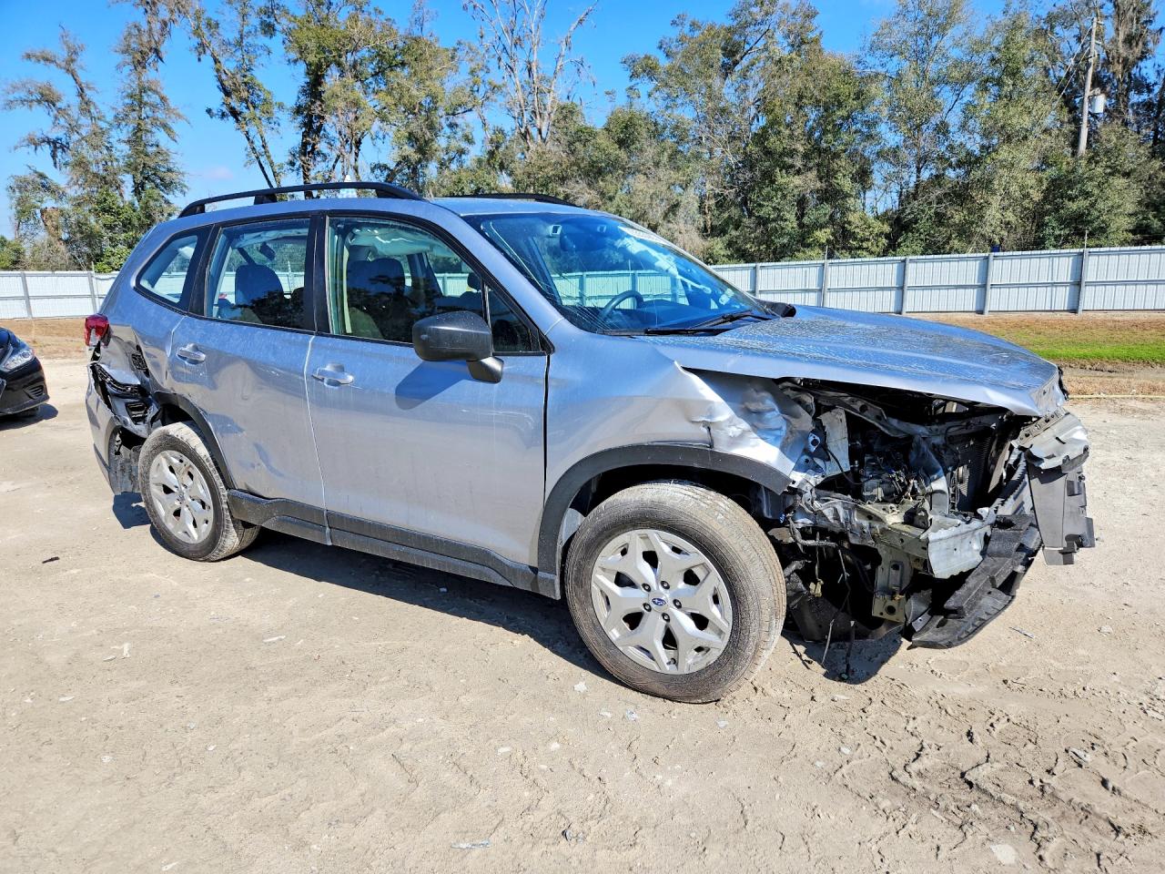 2020 SUBARU FORESTER photo 4