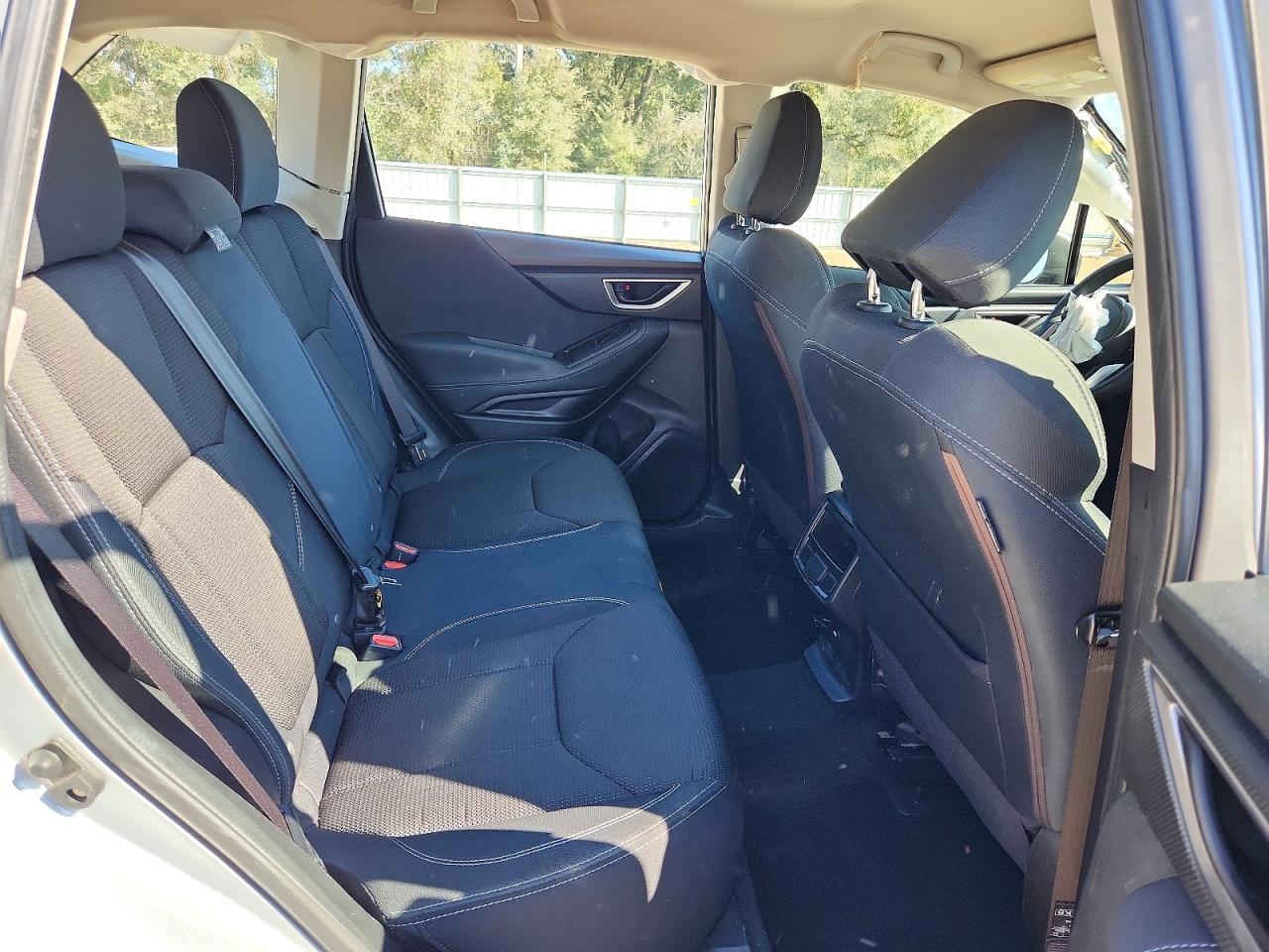 2020 SUBARU FORESTER photo 11