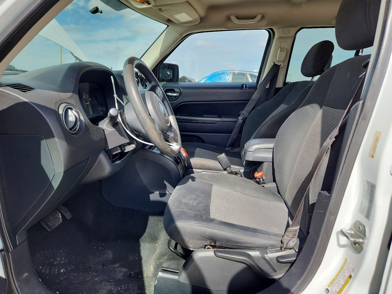 2015 JEEP PATRIOT photo 13