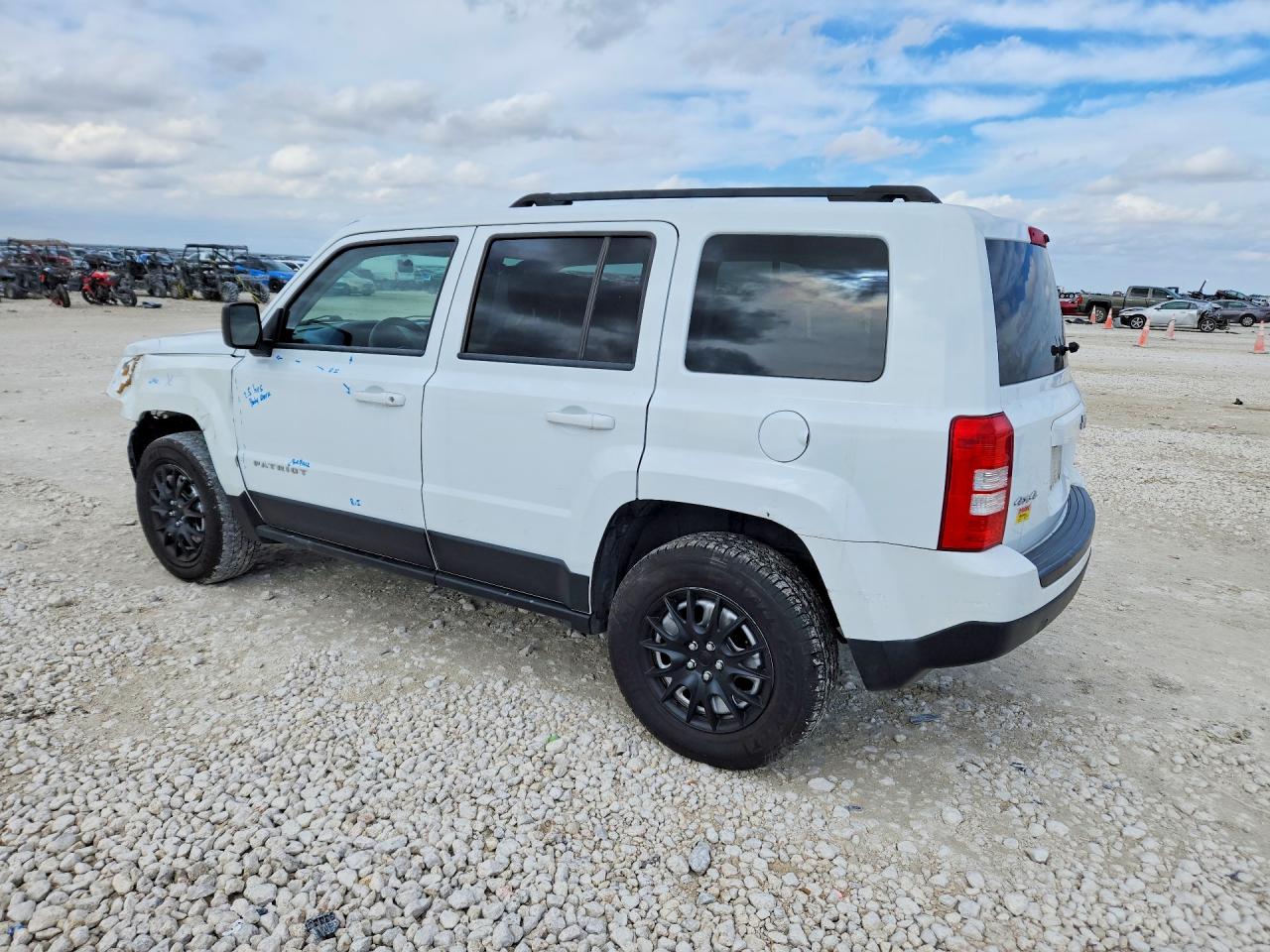 2015 JEEP PATRIOT photo 3