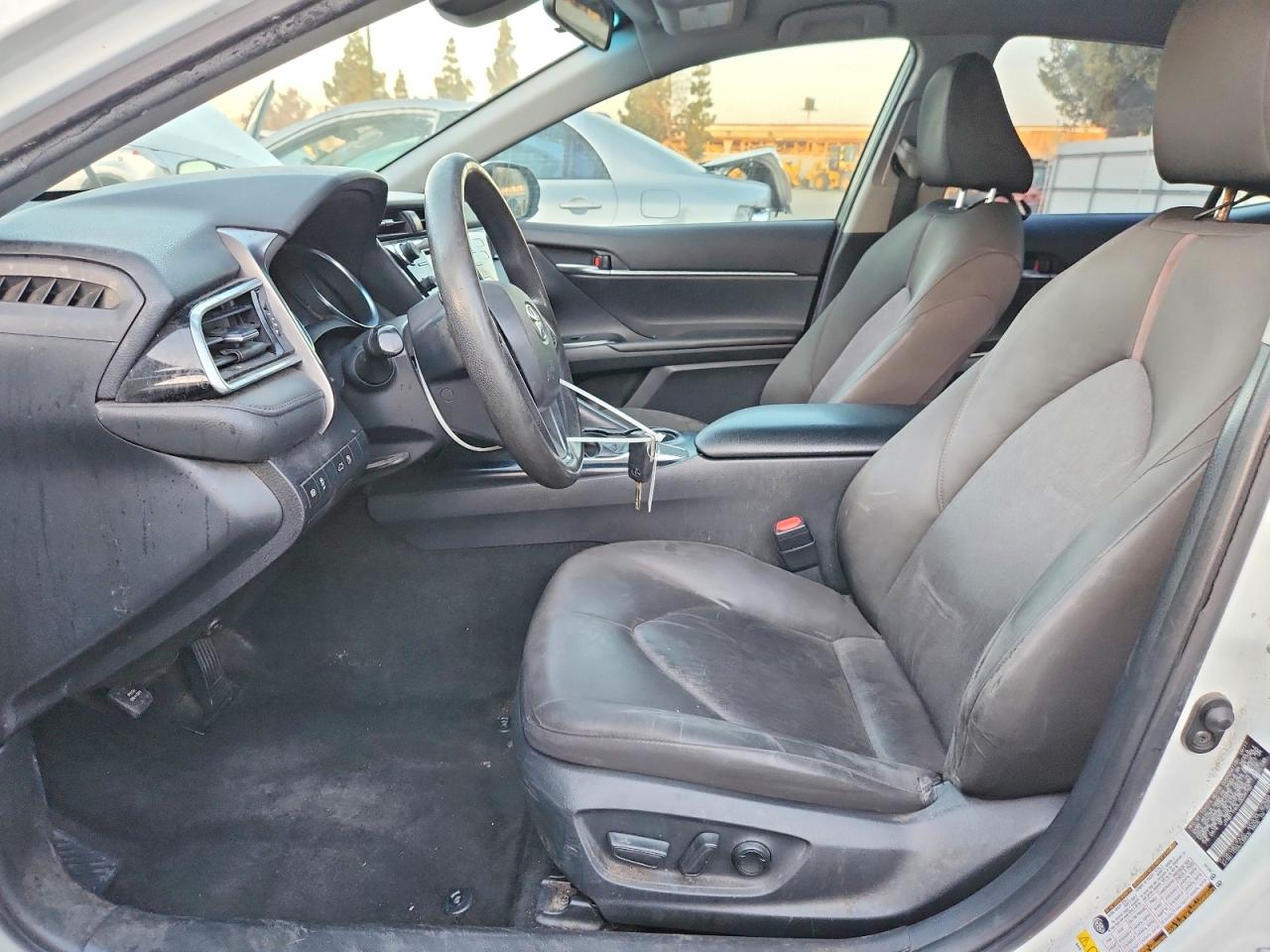 2018 TOYOTA CAMRY L photo 7